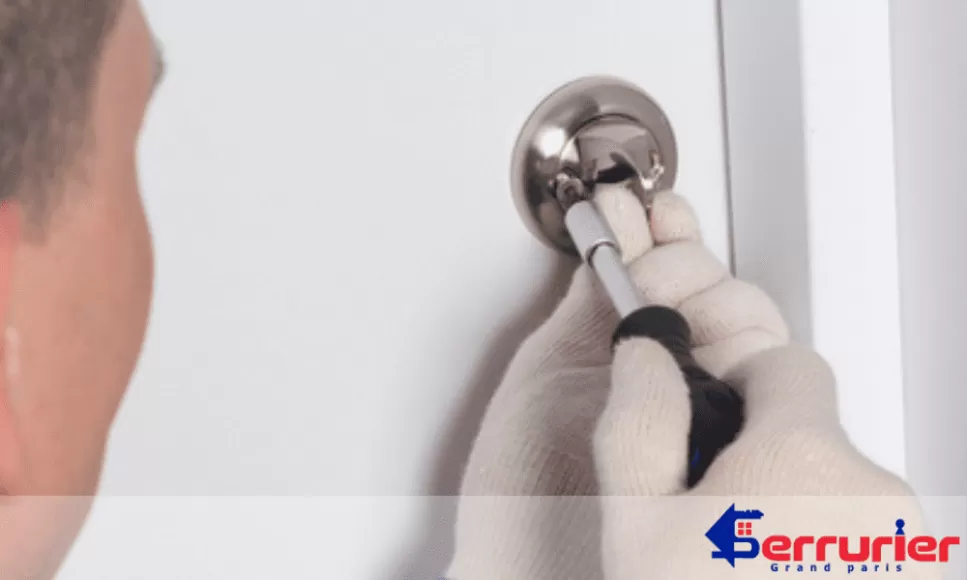 démonter la serrure pour faire sortir une clé cassée