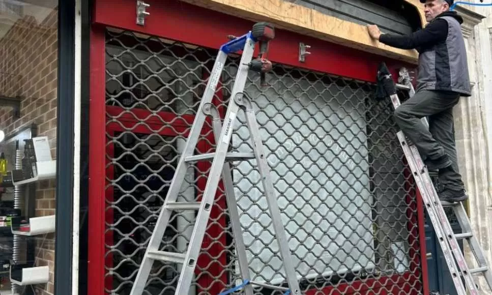 maintenance de rideau de fer à Torcy