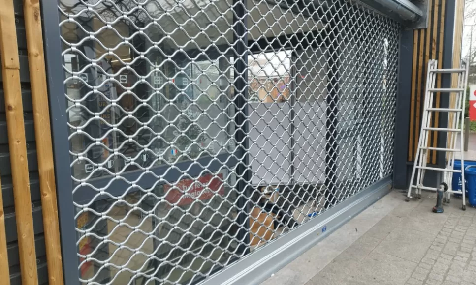 Changement moteur rideau métallique à Paris 2 (75002)