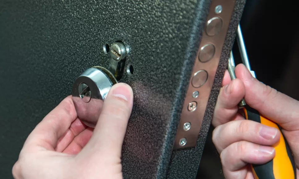 Ouverture porte blindée 3 points