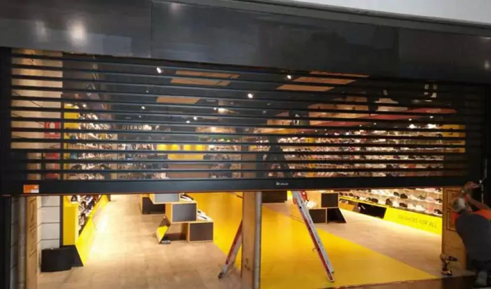 La grille métallique à lames micro-perforées