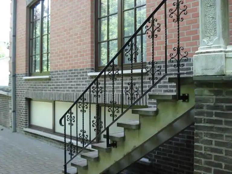 escalier métallique extérieur