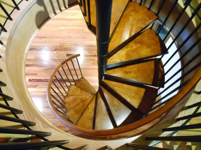 pourquoi adopter un escalier métallique