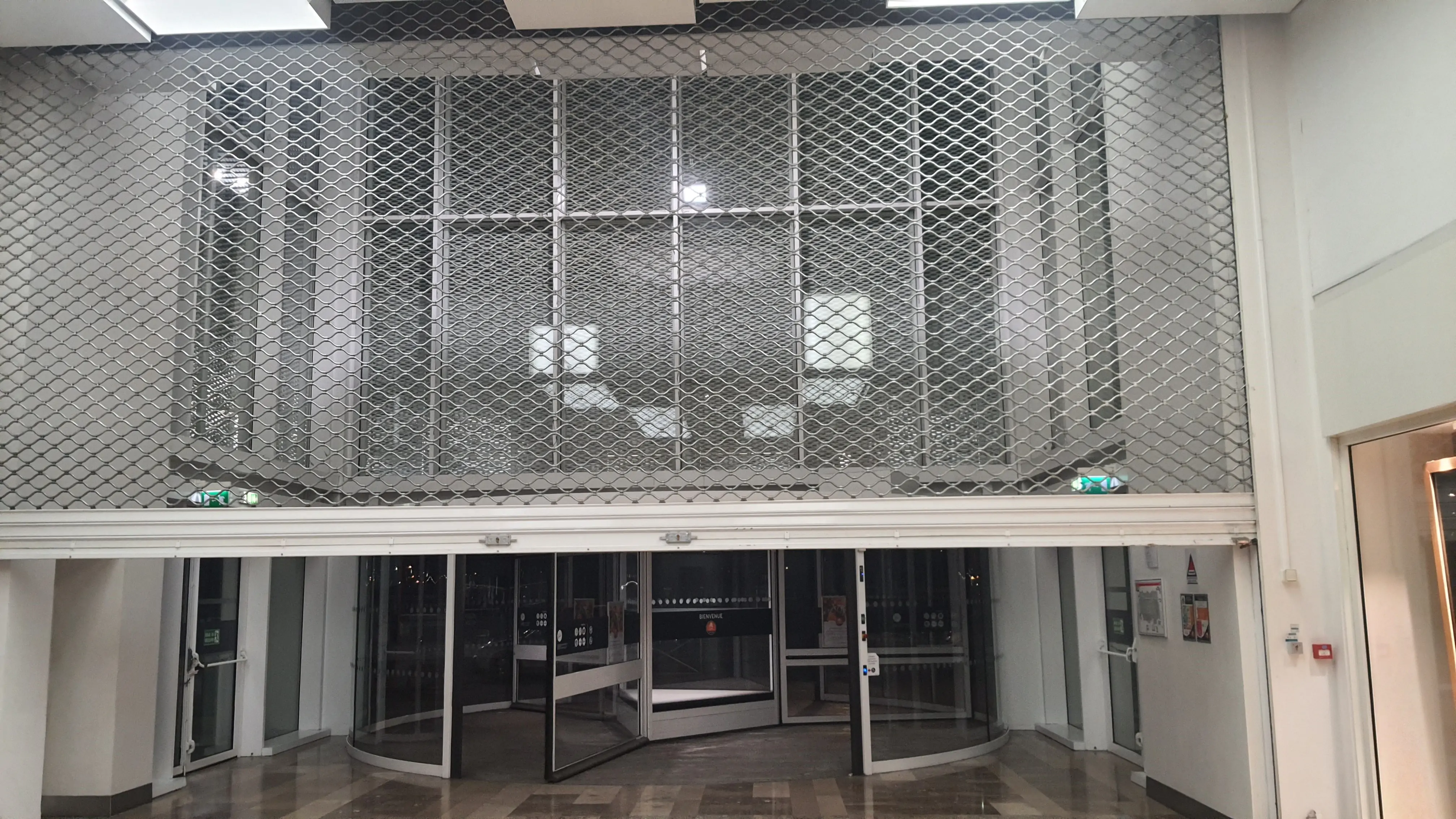 Installation rideau metallique Paris 15