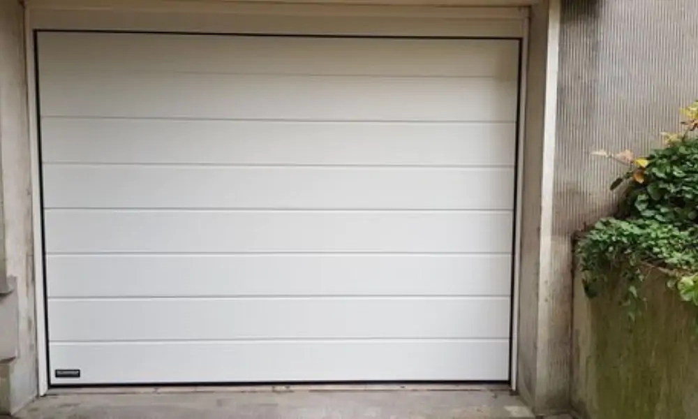 installation porte sectionnelle à Breuillet