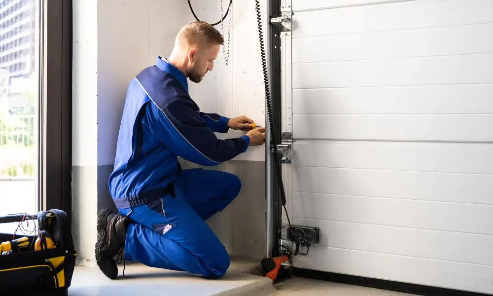 technicien expert en maintenance de porte automatique à Paris