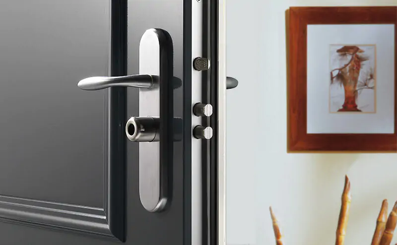 Ouverture porte blindée fermée à clef Paris 19