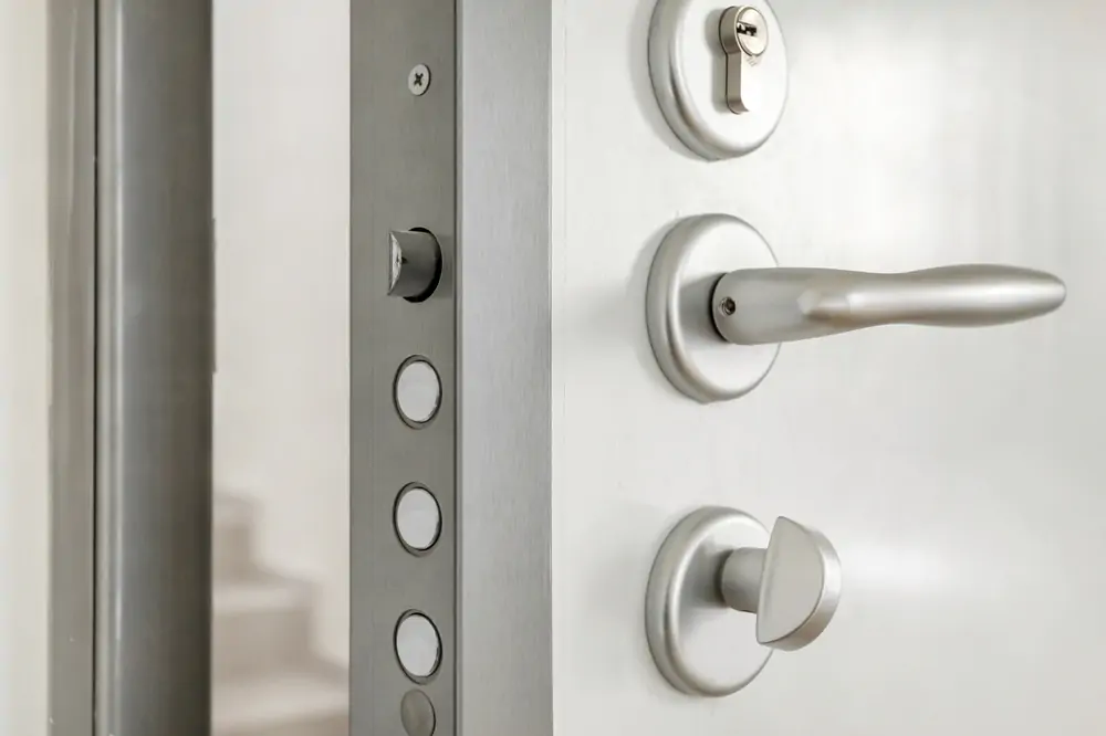 Installation d’un blindage de porte