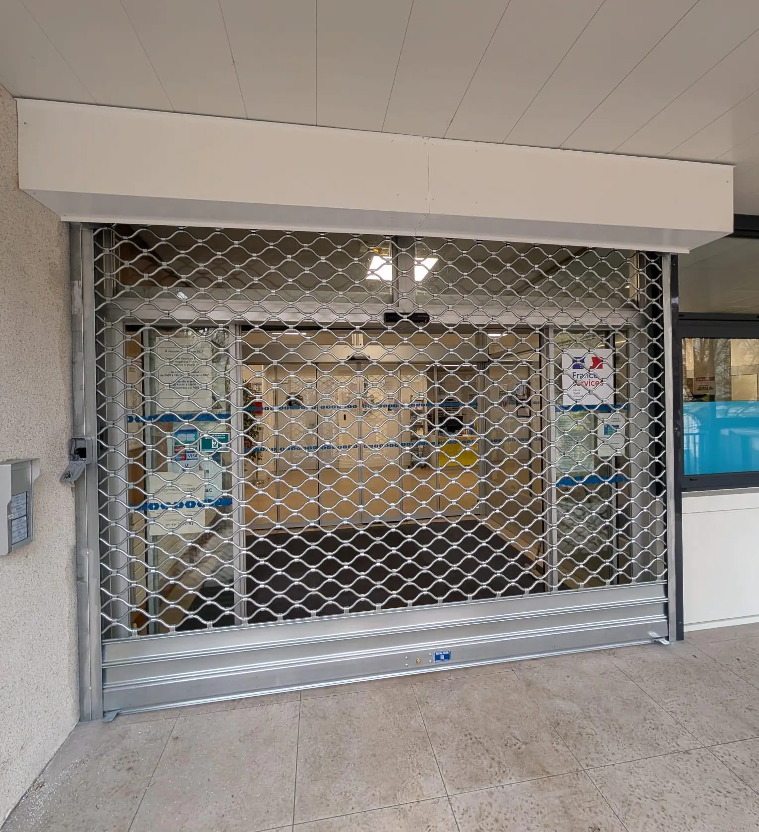 Dépannage grille métallique à Suresnes