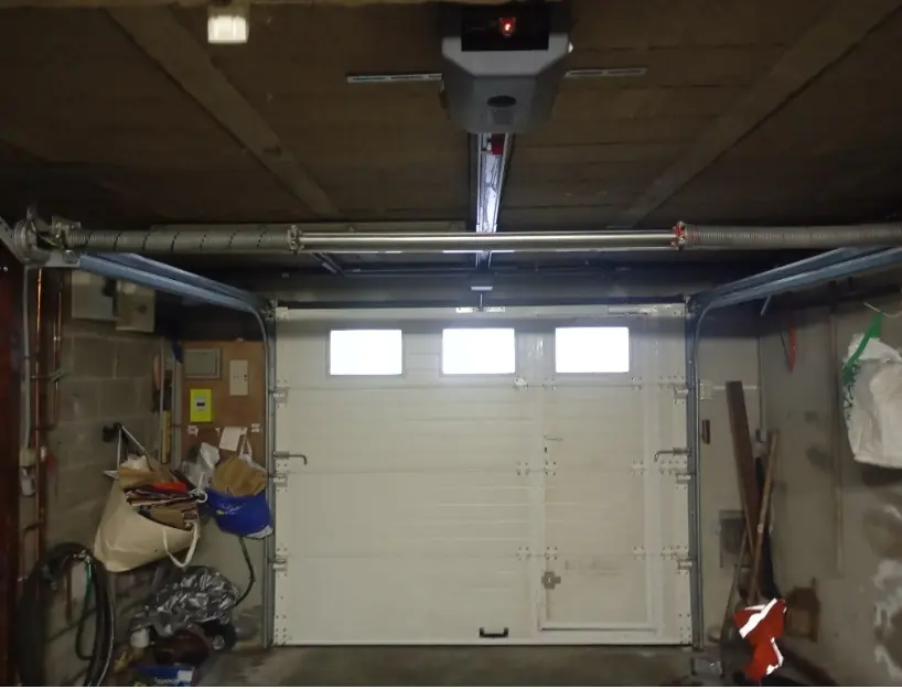 Réparation porte de garage sectionnelle à Maisons Alfort (94700)