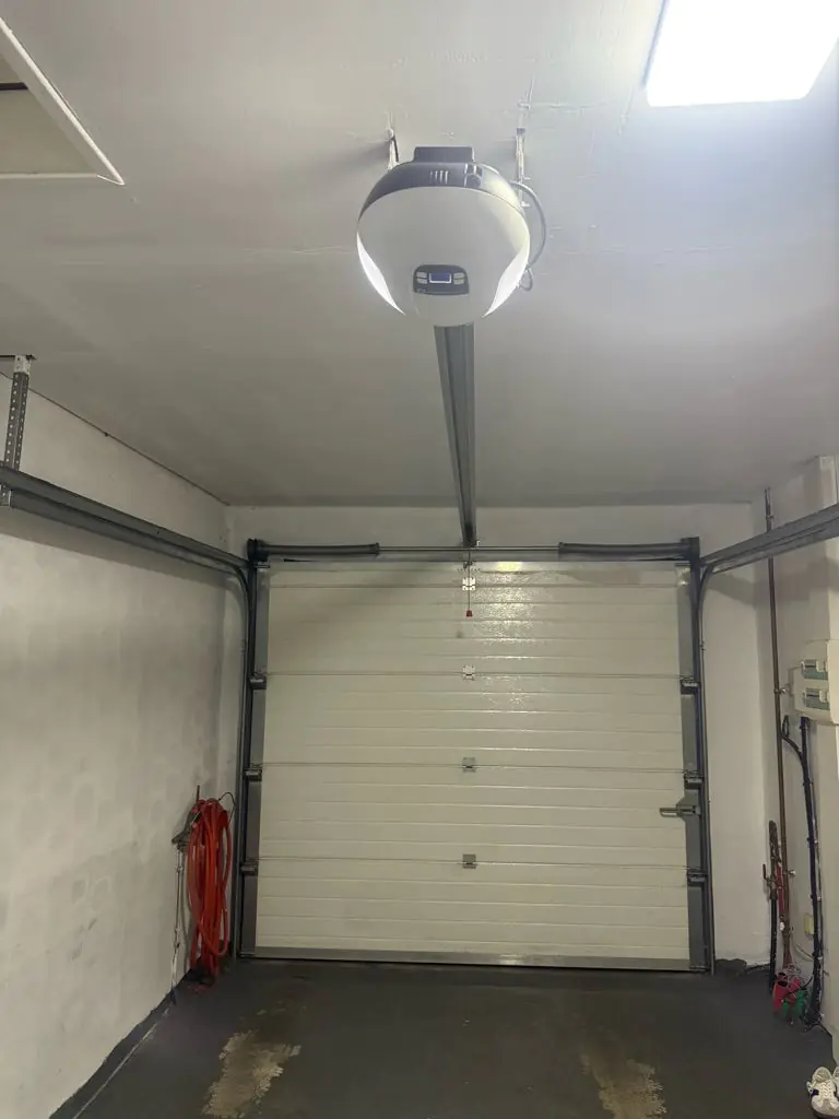 Réparation porte sectionnelle Paris