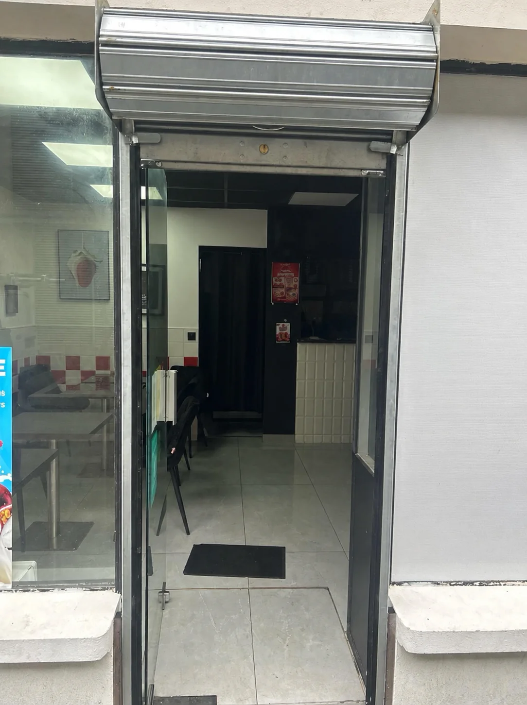 Nouveaux joints de coulisses installés sur rideau métallique aux Mureaux