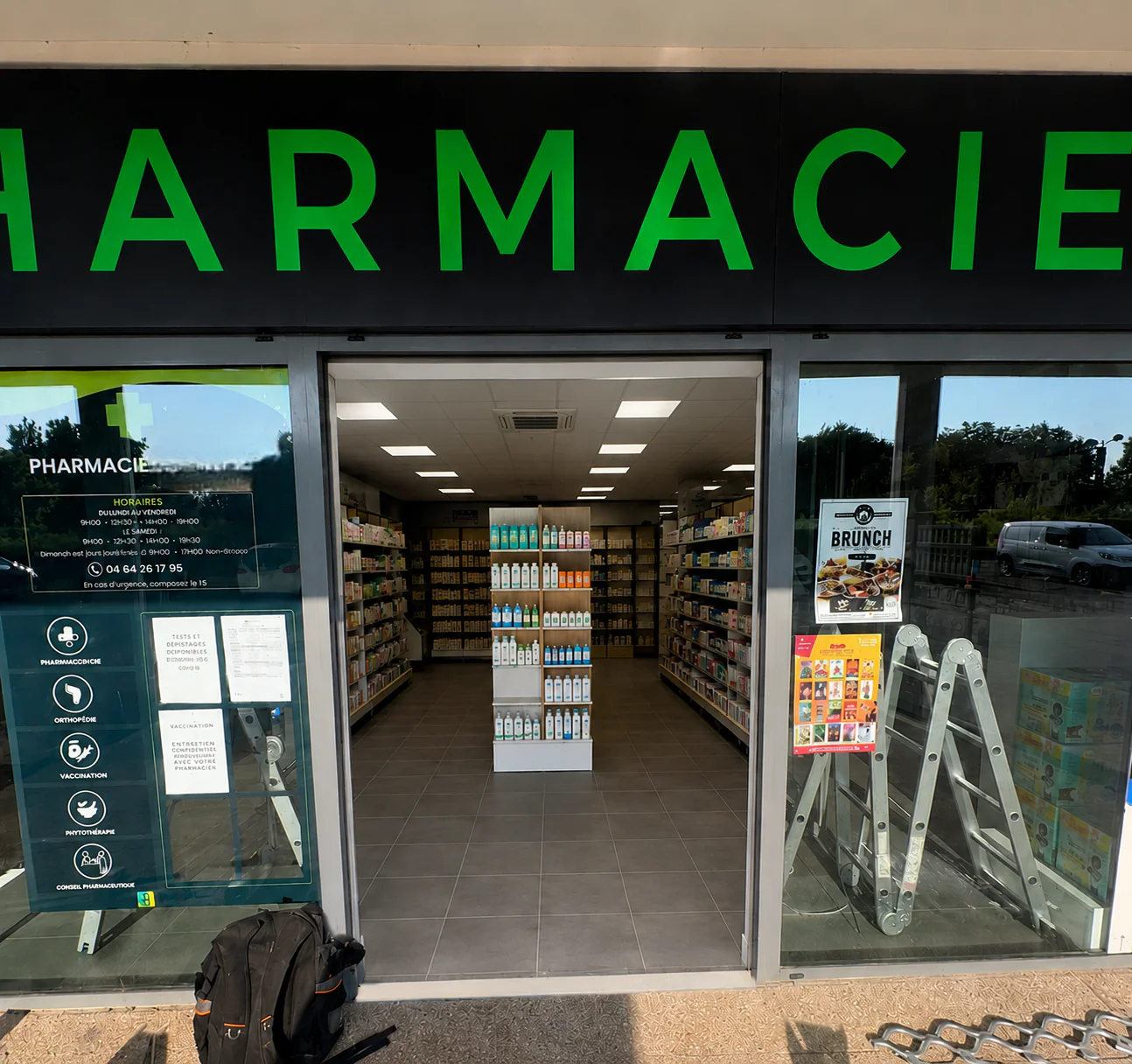 Avant installation d'un rideau métallique à lames pleines à la Pharmacie Merrien à Montévrain (77144)