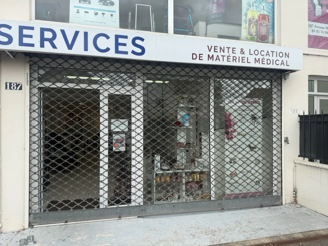 Grille métallique Cobra à tubes ondulés après remplacement de l’axe motorisé à Vigneux-sur-Seine