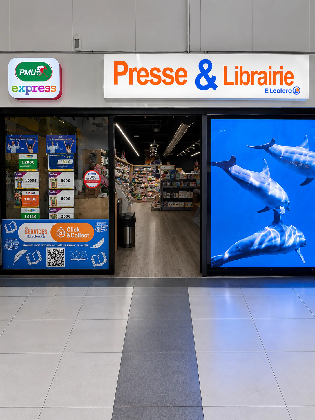 Devanture de la librairie-presse à Franconville (95130) avant l'installation du rideau métallique