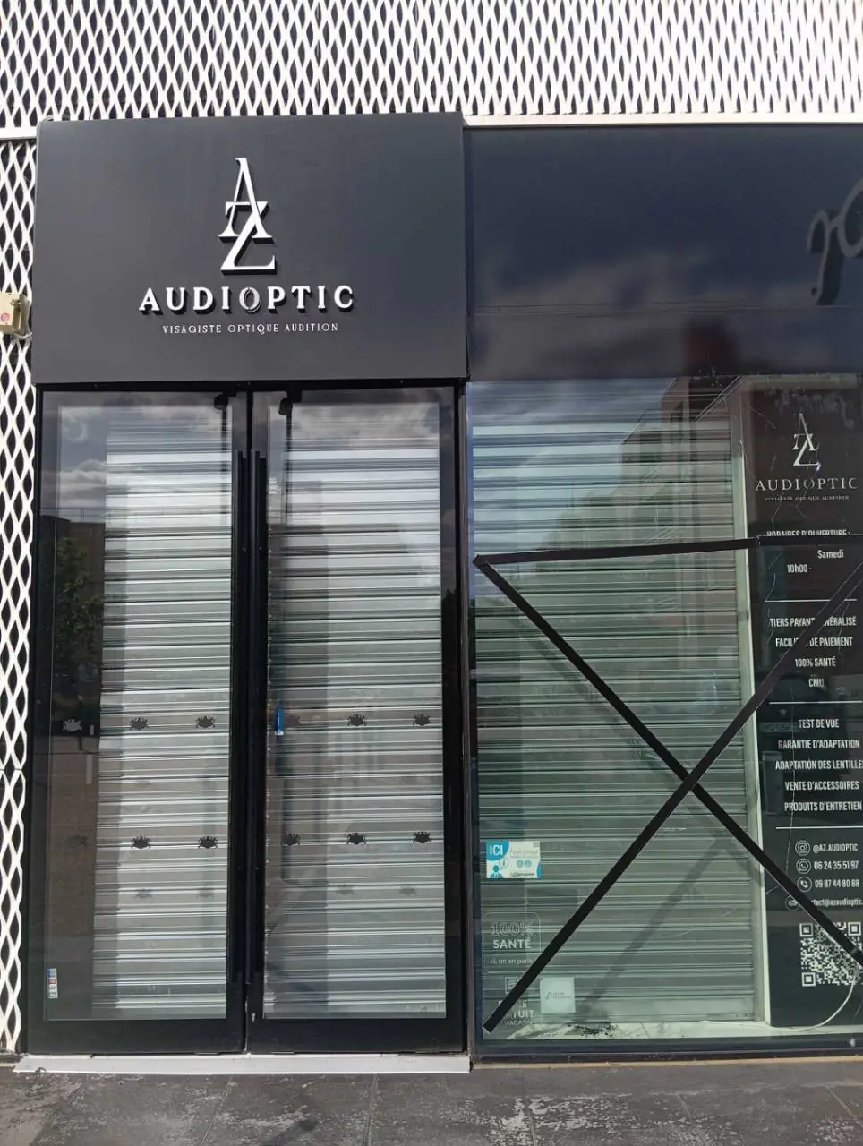 Intervention MGParis : Installation rideau métallique à lames pleines à Plaisir 78370