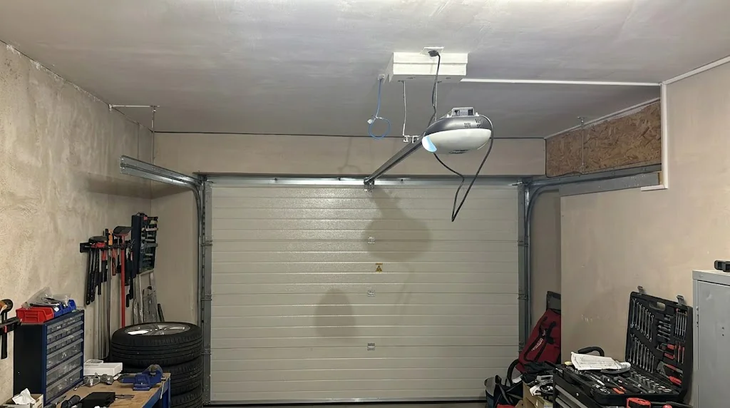 Ouverture porte de garage bloquée fermée à Combs la Ville