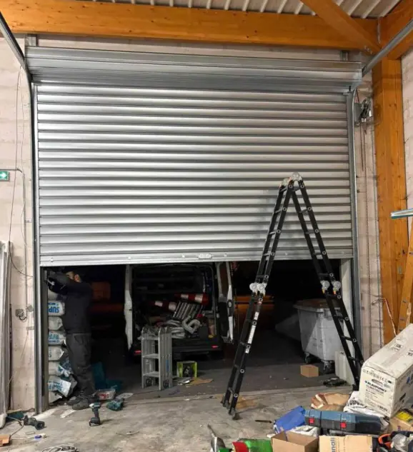 Remise en état de rideau métallique Marnes la Coquette (92430)