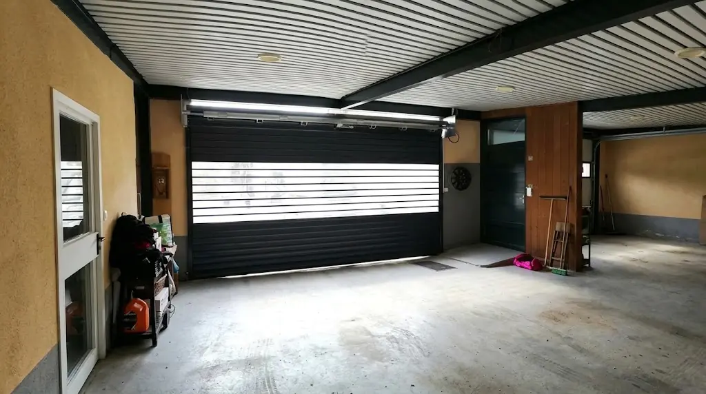 Dépannage rideau métallique à Élancourt