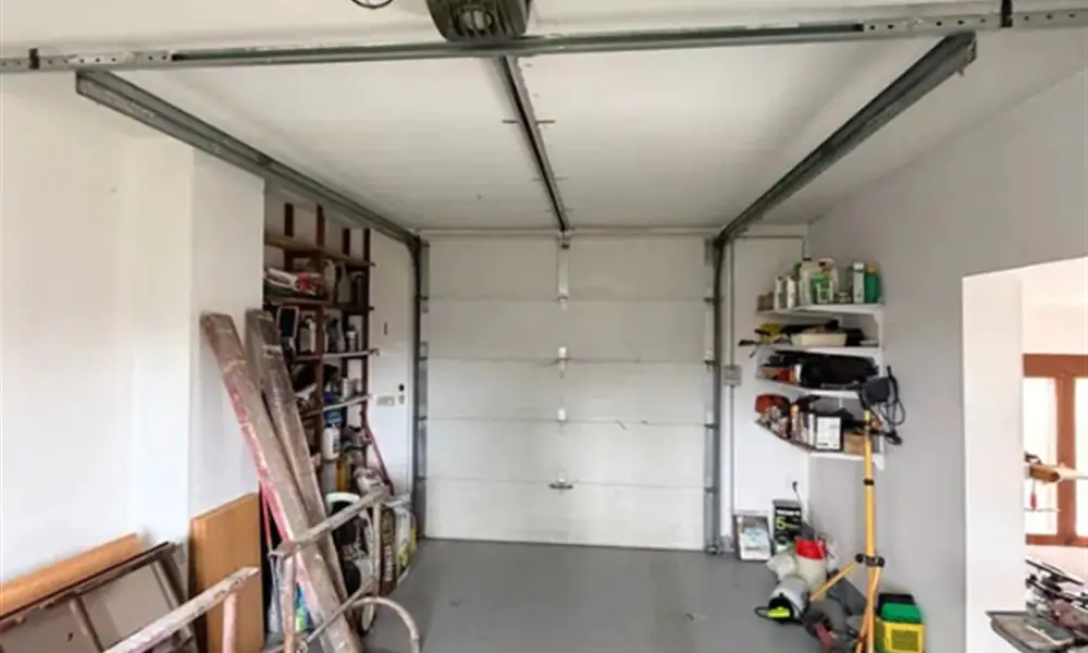 Moteur plafonnier et rail d’une porte de garage motorisée, dépannage à Villiers-sur-Orge (91700)