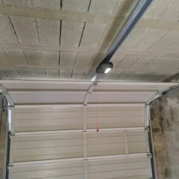 Moteur et rail d'une porte de garage sectionnelle : réparation à Fontenay-lès-Briis